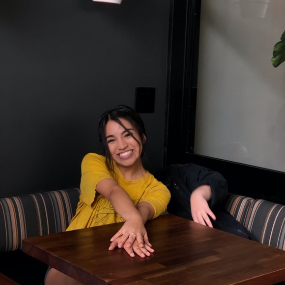 Meet your Posher, Meredith - Picture 3 of 4